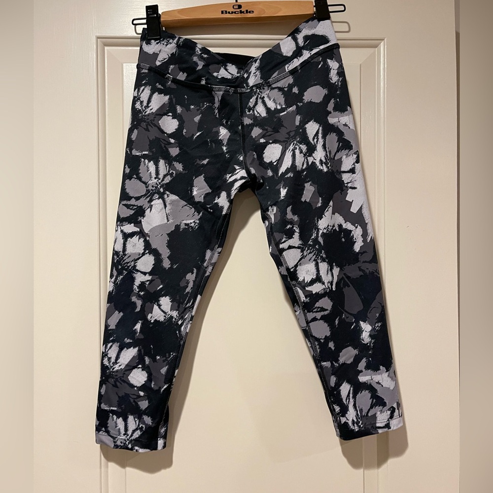 Beyond Yoga capri legging, sz L